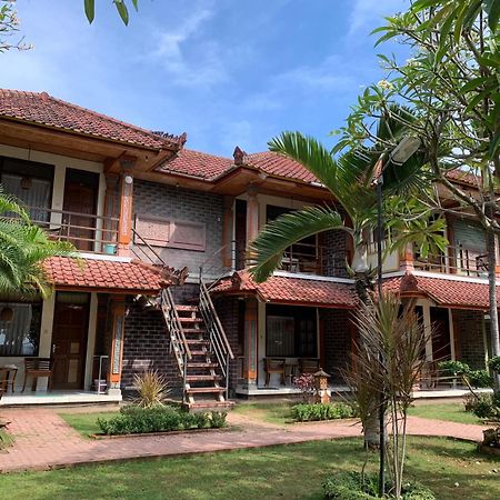 Lovina Beach Hotel Exterior photo