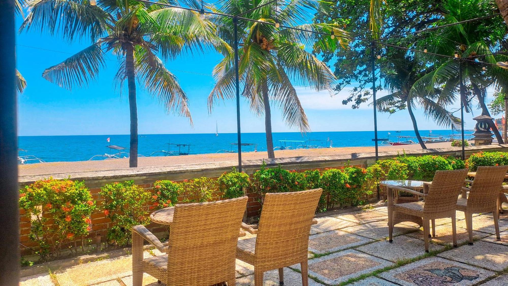 Lovina Beach Hotel Exterior photo